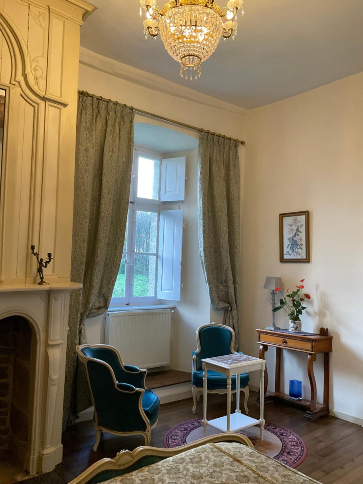 Le Logis D'equilly Bed & Breakfast Equilly