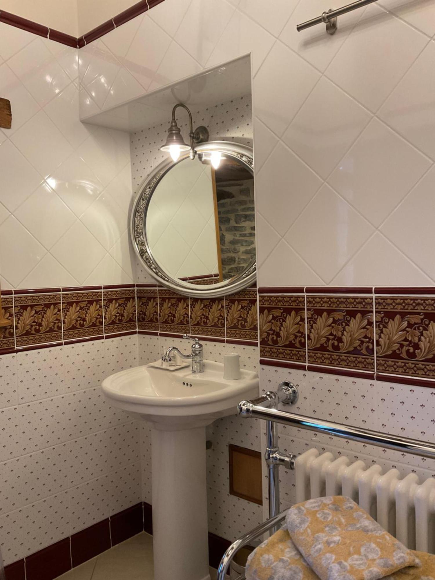 Le Logis D'equilly Bed & Breakfast