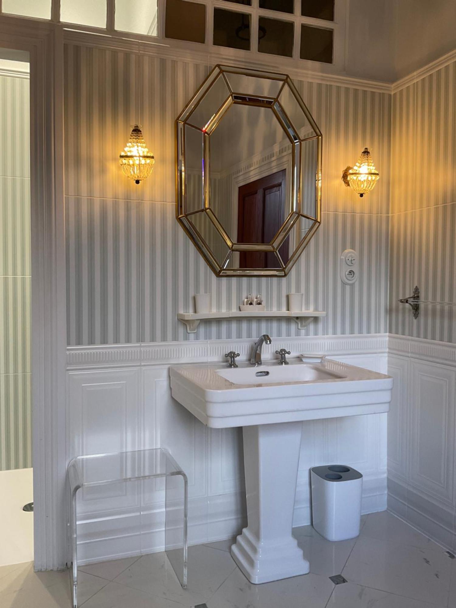 Le Logis D'equilly Bed & Breakfast *