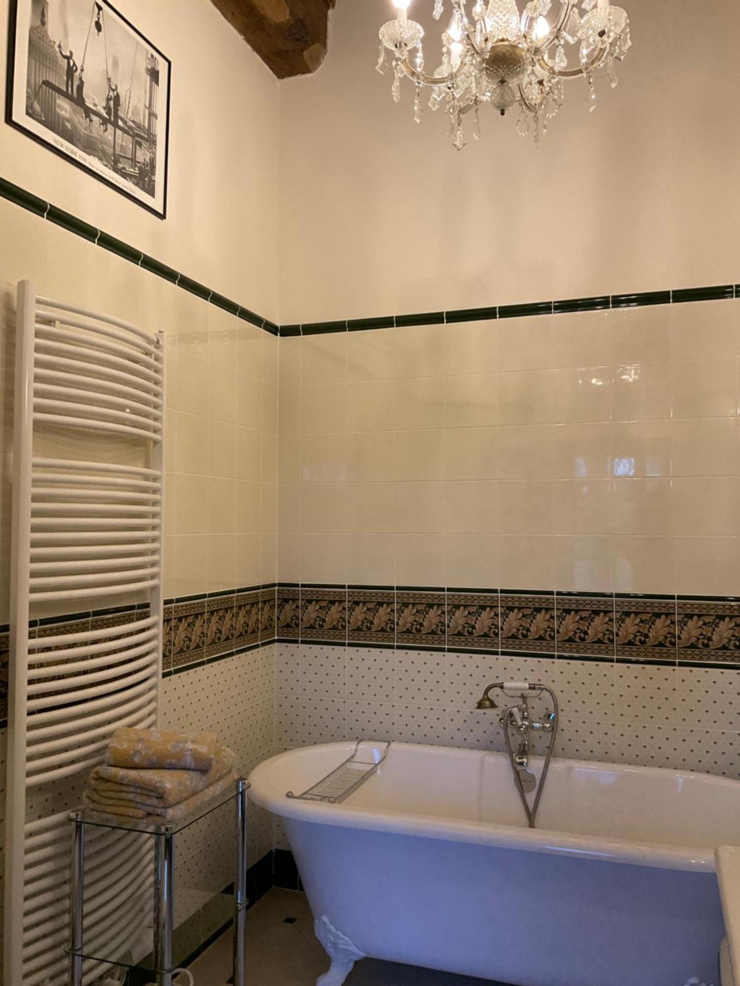 Le Logis D'equilly Bed & Breakfast Equilly